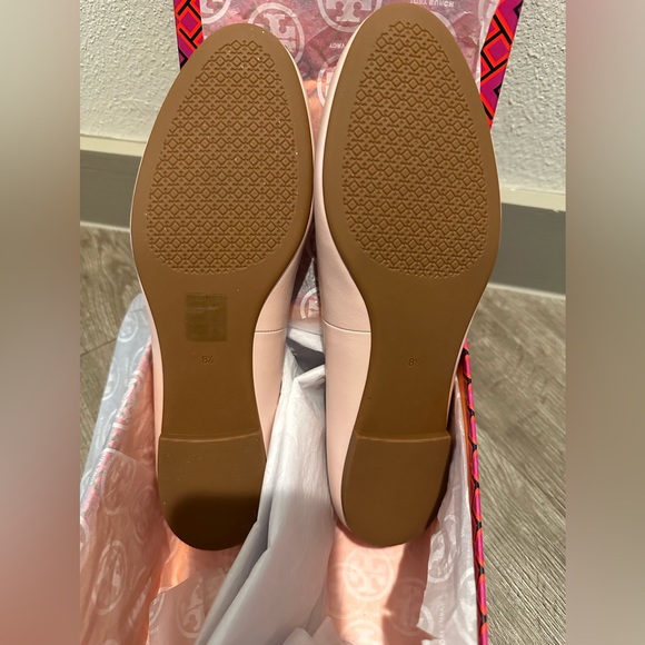 Tory Burch Benton Ballet Flat- Seashell pink/Gold Napa Leather. - Picture 2 of 6